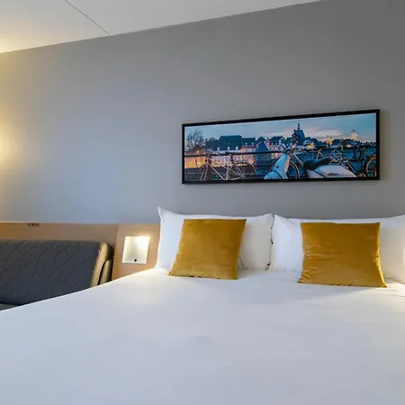 Отель Novotel