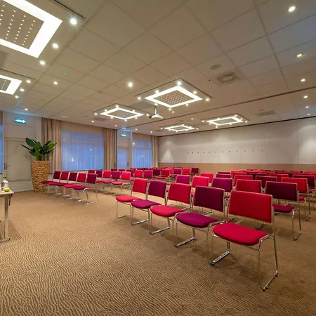 Отель Novotel Маастрихт
