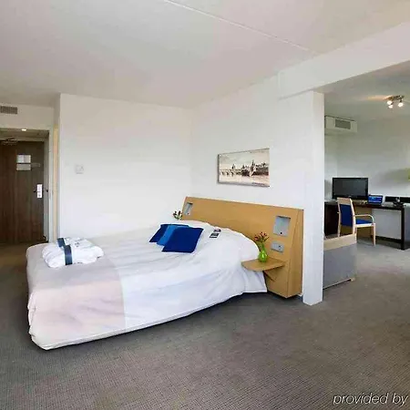 Novotel Hotel 4*